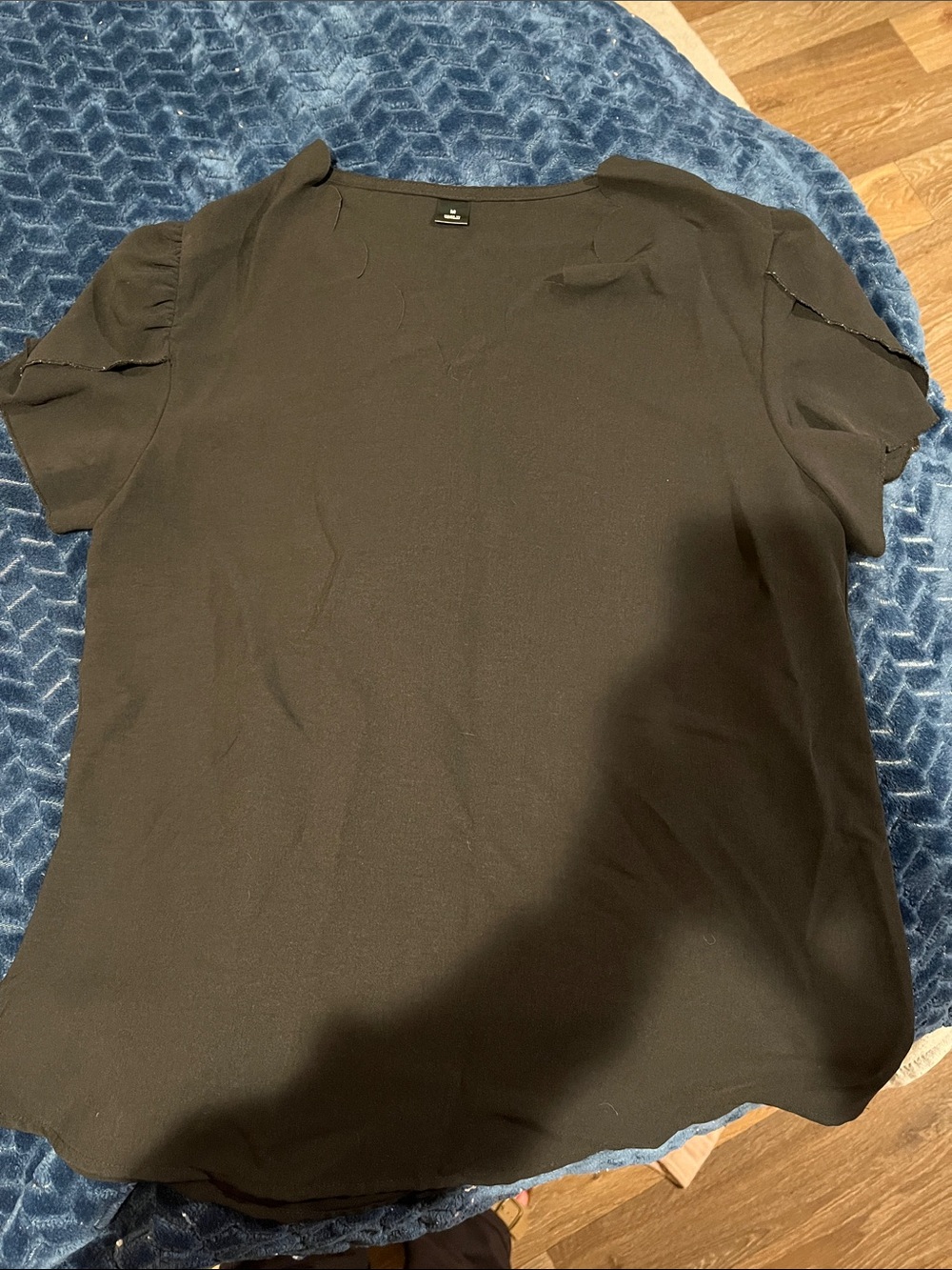 SHEIN Black Short Sleeve Puff Shoulder Blouse